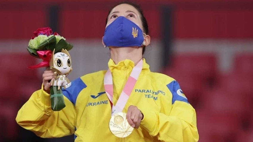Ukraynalı sporcu olimpiyatlarda kazandığı altın madalyasını satışa çıkardı