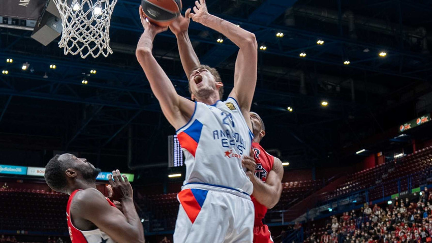 Olimpia Milano: 48 - Anadolu Efes: 64