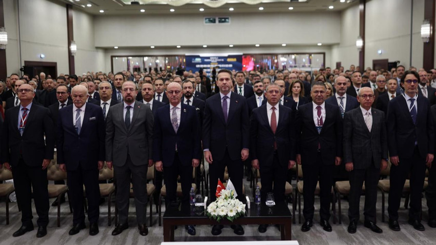 Bakan Alparslan Bayraktar Türkiye Madenciler Derneği Zirvesinde “söz verdi”