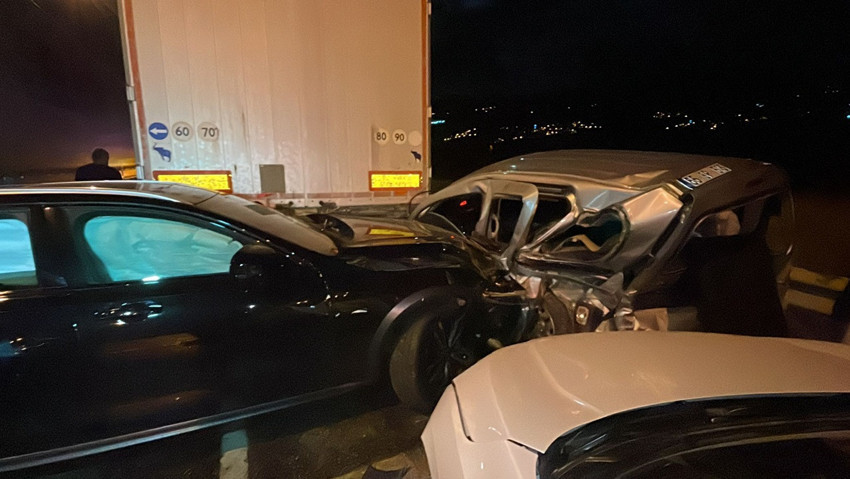 Samsun'da zincirleme trafik kazası: 23 araç birbirine girdi - Resim : 2