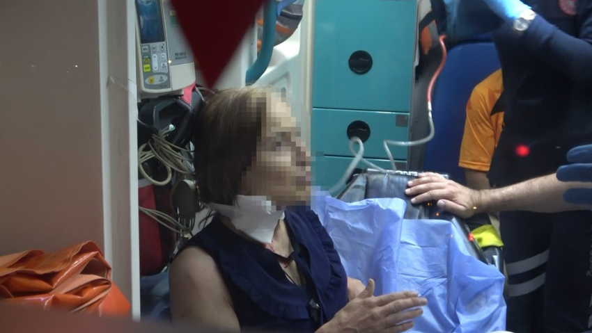 Antalya'da mahalleliyi ayağa kaldıran olay: Çocukları apartmana sokup üzerlerine benzin döktü - Resim : 1