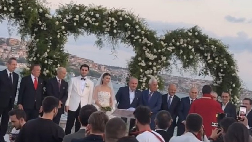 Kadir Can Abdik kimdir? BinBin sahibinden görkemli düğün! Bir siyasetçi gitti, diğeri geldi - Resim : 1