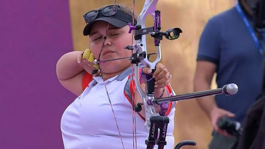 Milli sporcu Öznur Cüre Girdi dünya rekoru kırdı - Resim : 1