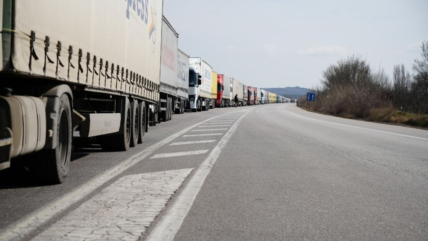 Sınır kapılarında kuyruklar oluştu! Kapıkule'de binlerce ihracat tırı 4 gündür bekletiliyor - Resim : 4