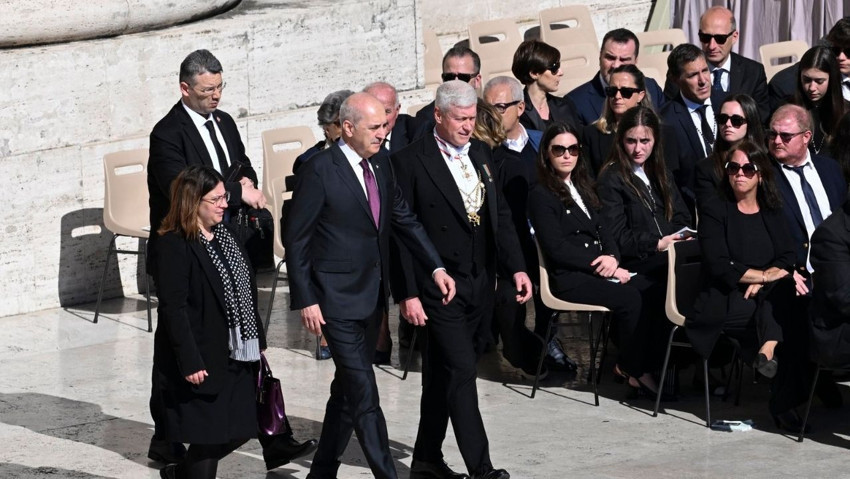 Vatikan'da Papa Franciscus i&ccedil;in cenaze t&ouml;reni d&uuml;zenlendi - Resim : 2