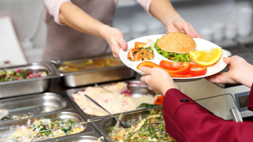 Üniversitelilerin KYK bursu 3 öğüne yetmiyor! Günlük yemek masrafı 200 TL’yi aştı - Resim : 1