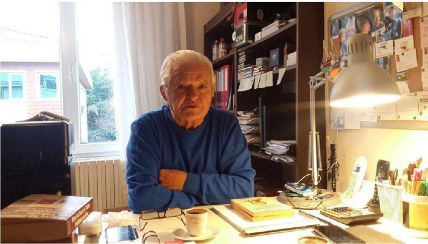 Artık mercekle bile gazete okuyamıyorum - Resim : 1