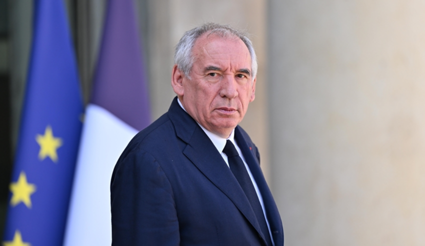 Fransa’da kamu borcu ve siyasi kriz, hükümetin düşme riskiyle derinleşti - Resim : 1