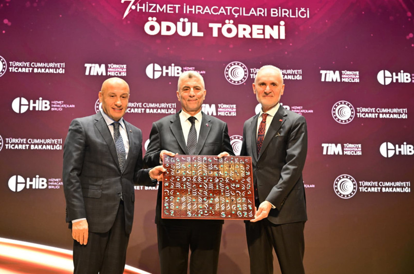 Türkiye hizmette vites artırdı, ihracatta hedefler erken aşıldı - Resim : 1