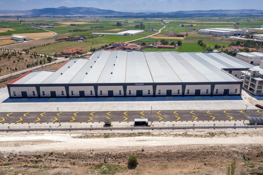Özpet, Avrupa’nın en büyük plastik fabrikasını devreye aldı - Resim : 1