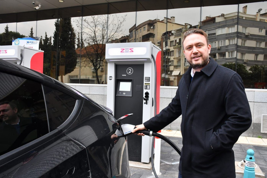 Manisa Büyükşehir Belediyesi ilk elektrikli araç şarj istasyonunu kurdu - Resim : 1
