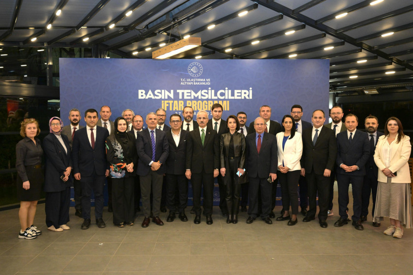 Ulaştırma ve Altyapı Bakanı Uraloğlu: Şam-İstanbul seferleriyle Suriye'yi b&uuml;t&uuml;n d&uuml;nyaya bağladık - Resim : 2