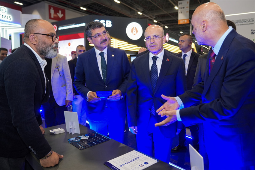 Bakan Şimşek: Türkiye, savunma sanayisinde en gelişmiş ülkelerle arayı kapatıyor - Resim : 1