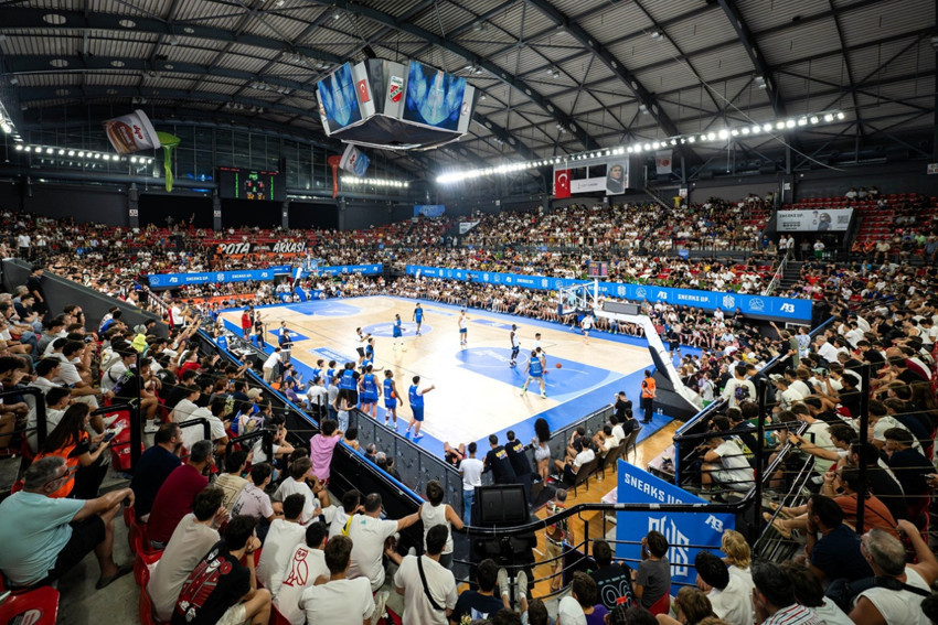 BHS Smaç Gösterisi İzmir’de basketbol şöleni yaşattı - Resim : 1