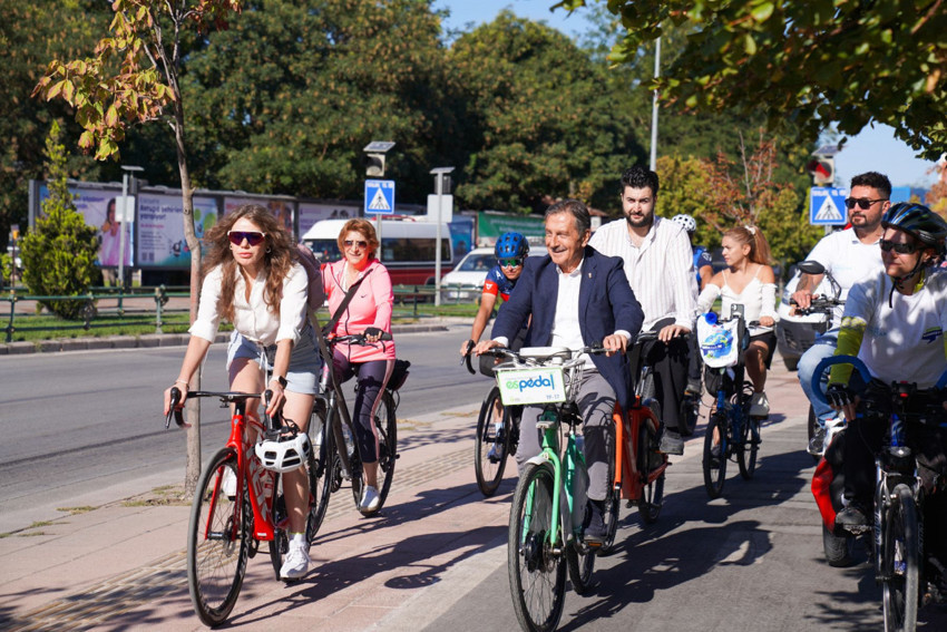 Ünlüce "Şehrin için yürü" - Resim : 3