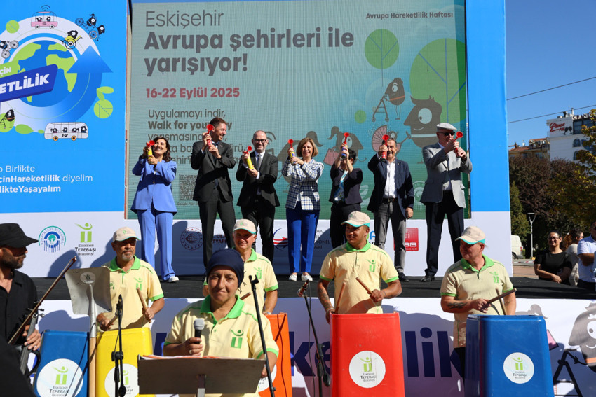 Ünlüce "Şehrin için yürü" - Resim : 1