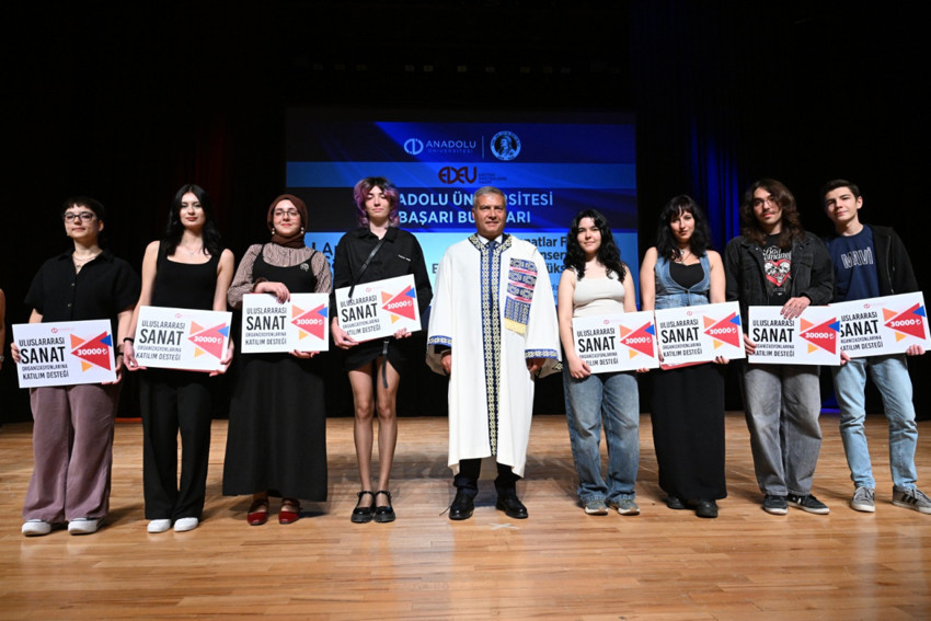 Adıgüzel "Bu bayrağı elden ele ileriye taşıyacaksınız" - Resim : 1