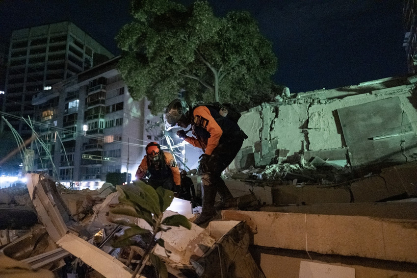 Venezuela'da 39 saniye arayla 7.2 ve 7.5 büyüklüğünde 2 büyük deprem oldu, OHAL ilan edildi (Video) - Resim : 2
