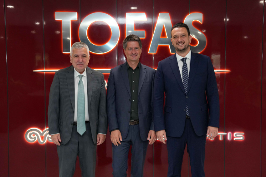 Citroën CEO’su Xavier Chardon, Tofaş Bursa Fabrikası’nı ziyaret etti - Resim : 1