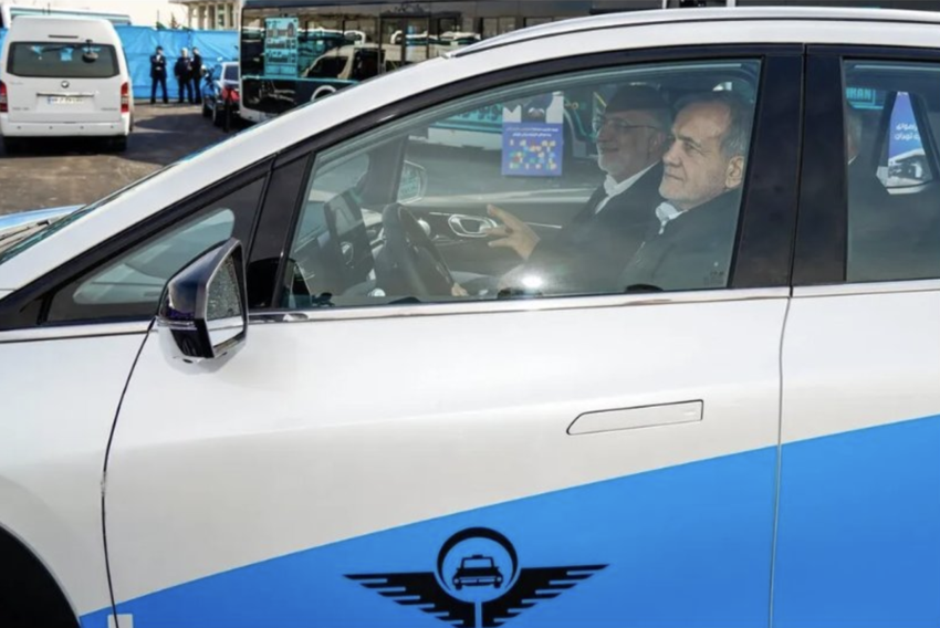 İran'da yakıt skandalı! Resmi araçlar arızalandı, devlet başkanı yolda kaldı - Resim : 1