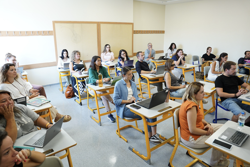 SEV'in Teknoloji Festivali'nde yapay zeka destekli dijital sınıf kuruldu - Resim : 1