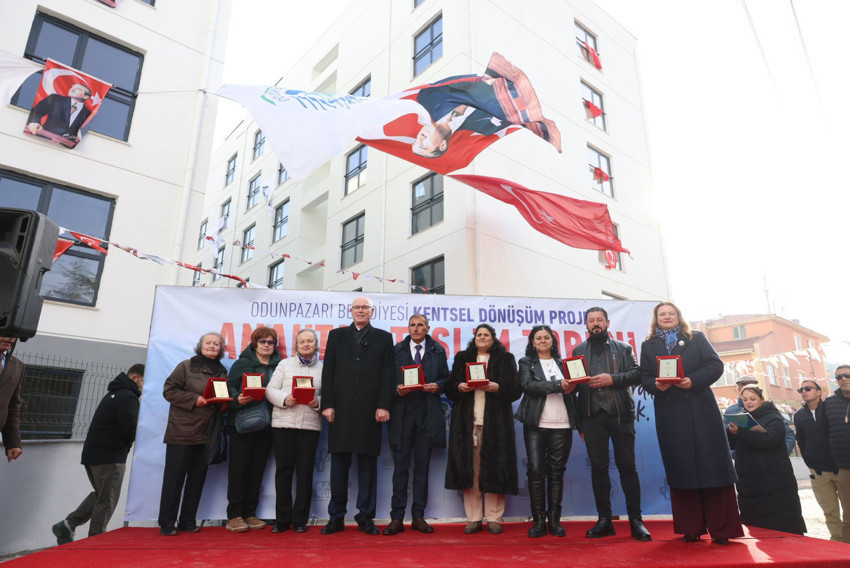 Kurt “Karapınar’da örnek bir kentsel dönüşüm yaptık” - Resim : 2