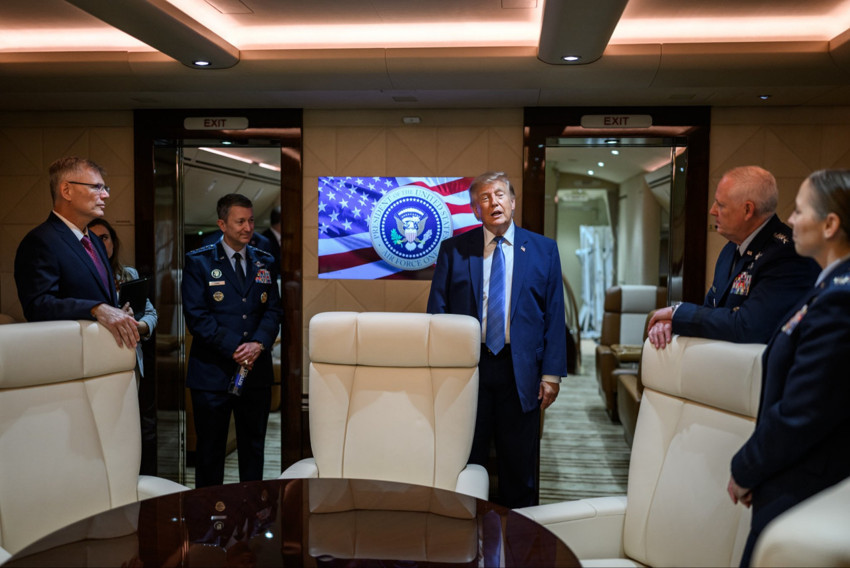 Trump, yeni başkanlık uçağını tanıttı, Türkiye'ye gideceğini açıkladı - Resim : 3