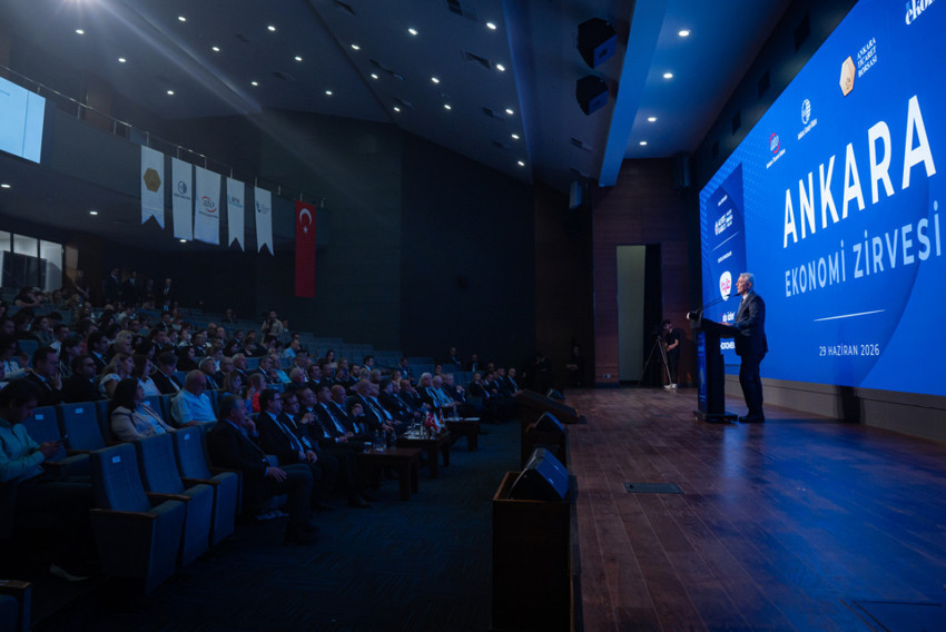 Bakan Bolat: Türkiye ekonomisi yapısal dönüşümle kabuk değiştiriyor - Resim : 1
