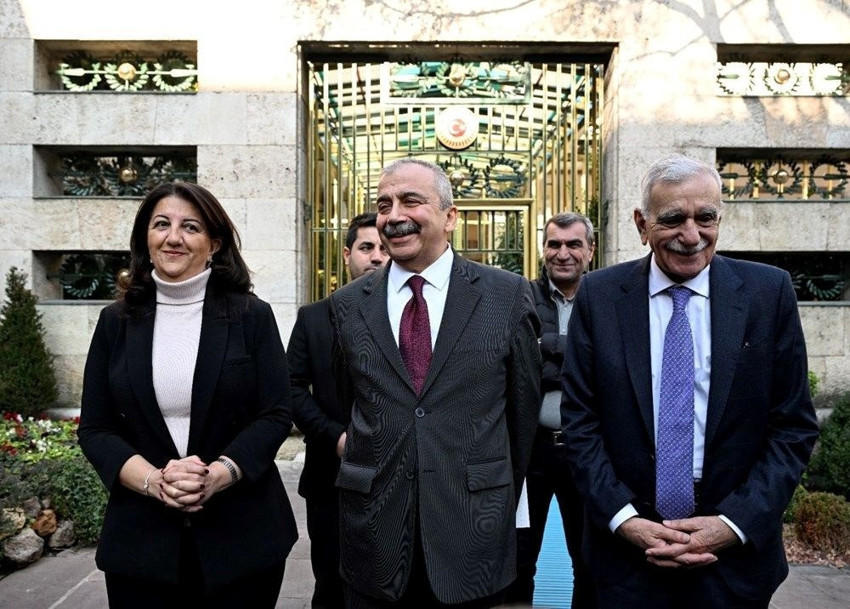 DEM Parti İmralı heyeti Selahattin Demirtaş ile görüşüyor - Resim : 3