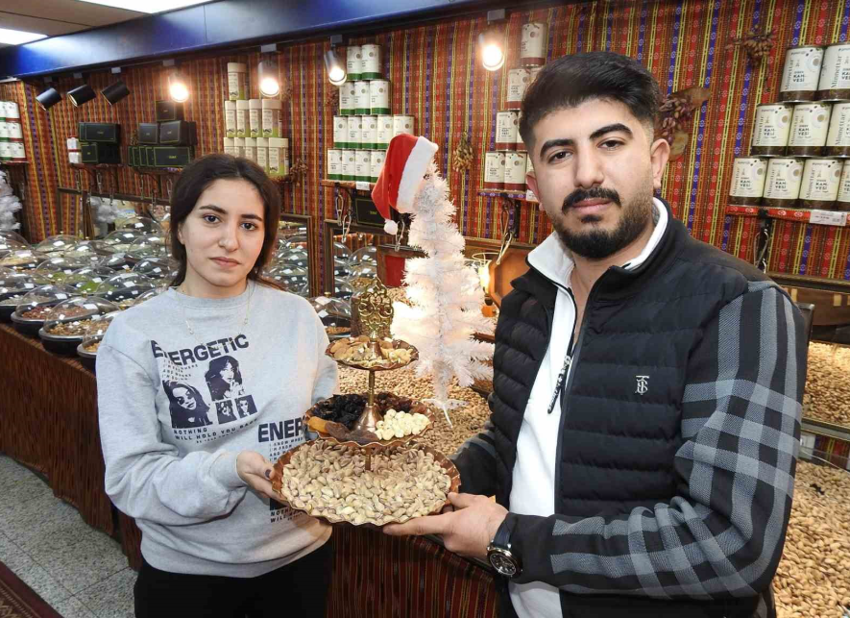 Kuruyemiş tezgahları yeni yıla hazır! Karışık kuruyemiş fiyatı cep yakıyor - Resim : 1