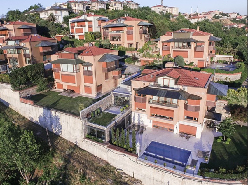 Konutta fiyat çılgınlığı: Kandilli'de villa mı, İskoçya'da ada mı? - Resim : 2