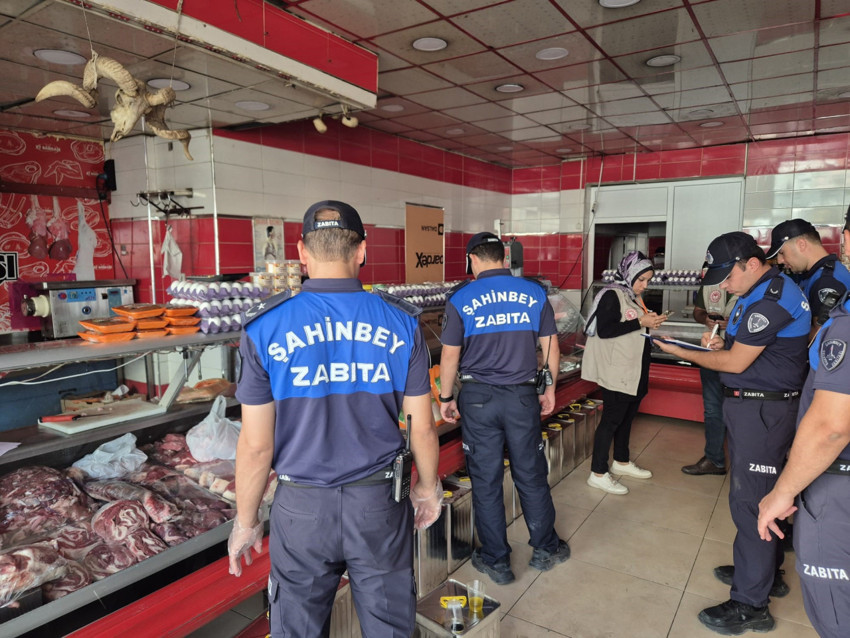 Kıyma makinesinde gizli düzenek bulundu! Bozuk etleri çeken kasap mühürlendi - Resim : 3