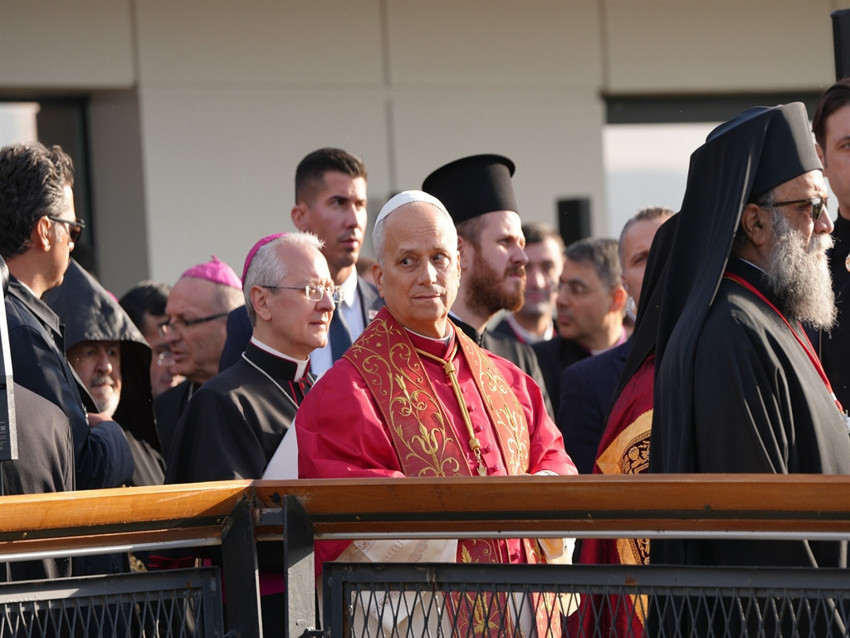 İznik’te tarihi surlar içindeki arsasını Papa’nın ziyaretinden bir gün sonra satışa çıkardı: İşte istenen ücret - Resim : 2