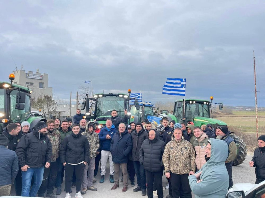 Yunanistan'da çiftçiler yol kapattı, polisle gerilim arttı - Resim : 3