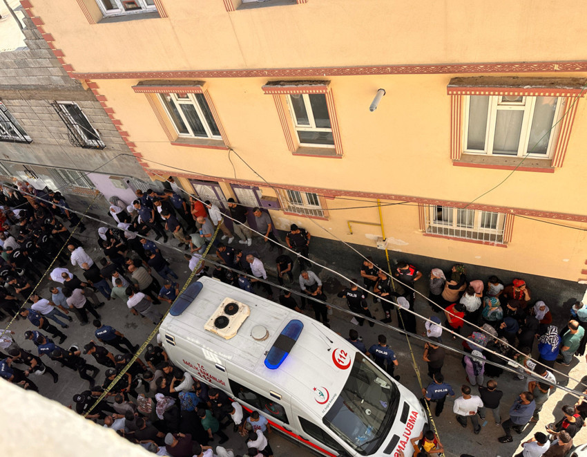 Gaziantep’te katliam gibi cinayet! Eşini ve 4 çocuğunu öldürüp yaşamına son verdi - Resim : 1