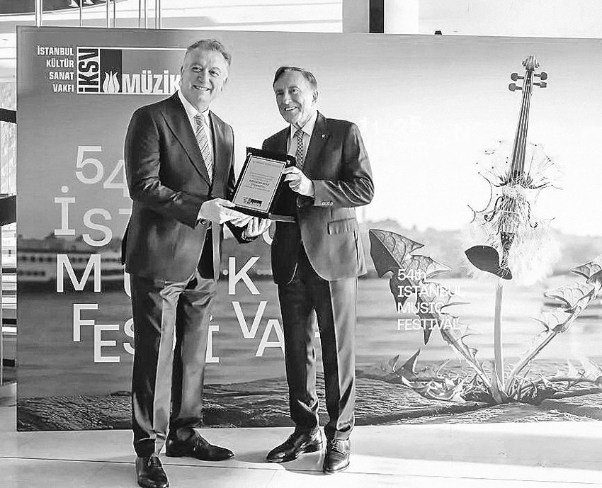 40 fabrika ve markalar sattık, 7.5 milyar dolar borç ödedik, ciromuz 16 milyar dolara çıktı - Resim : 4