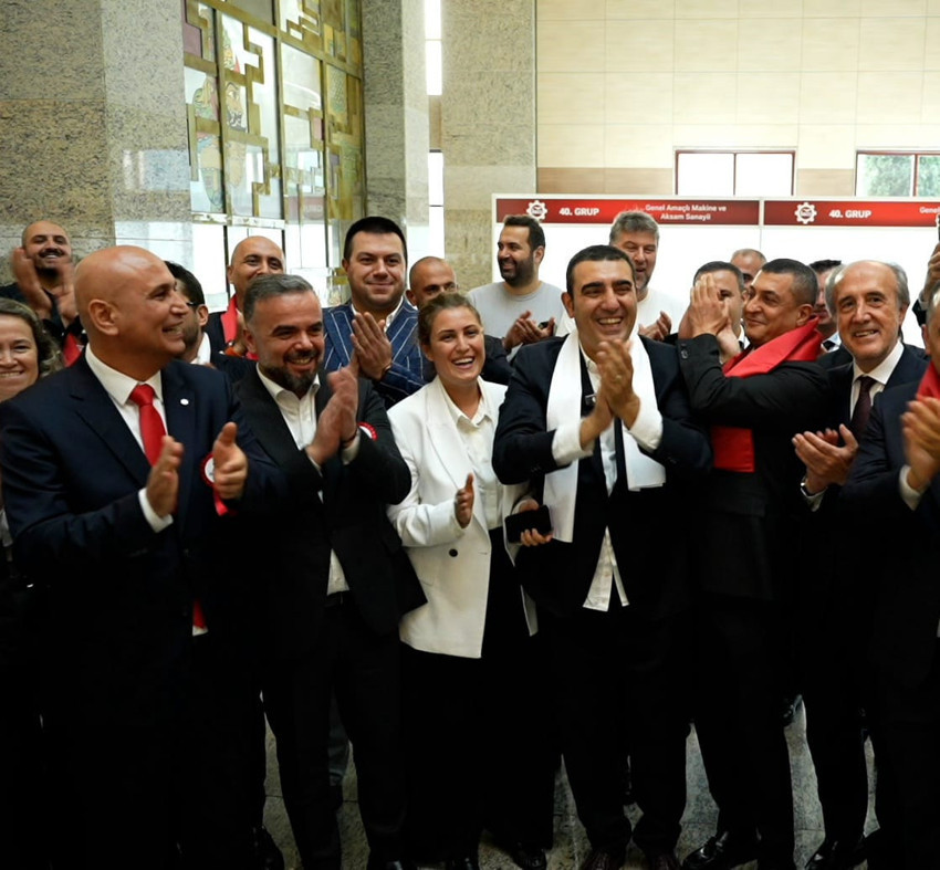 İSO'da dengeler değişiyor! Ender Yılmaz'a kritik destek 3 İSO seçimleri öncesinde Ender Yılmaz'a plastik sektöründen ortak destek geldi. Yılmaz'ın sanayicilerle temasları ve 4 Kasım seçimleri gündemde.