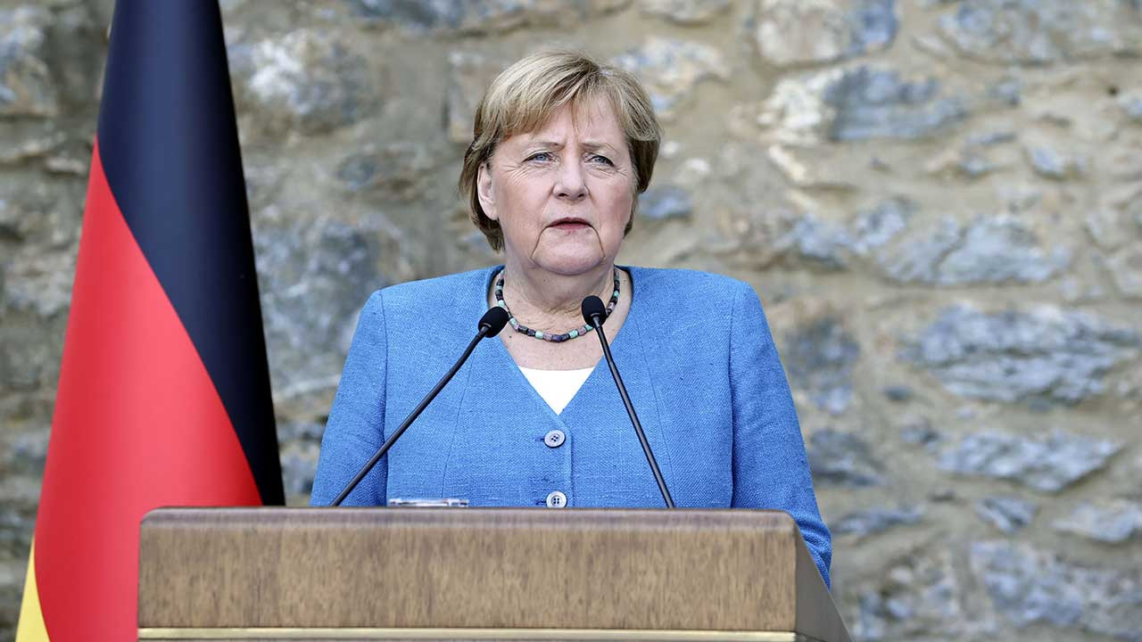 Eski Almanya Başbakanı Merkel'e göre Avrupa, dünyanın en güçlü kıtası olmaktan çok uzak