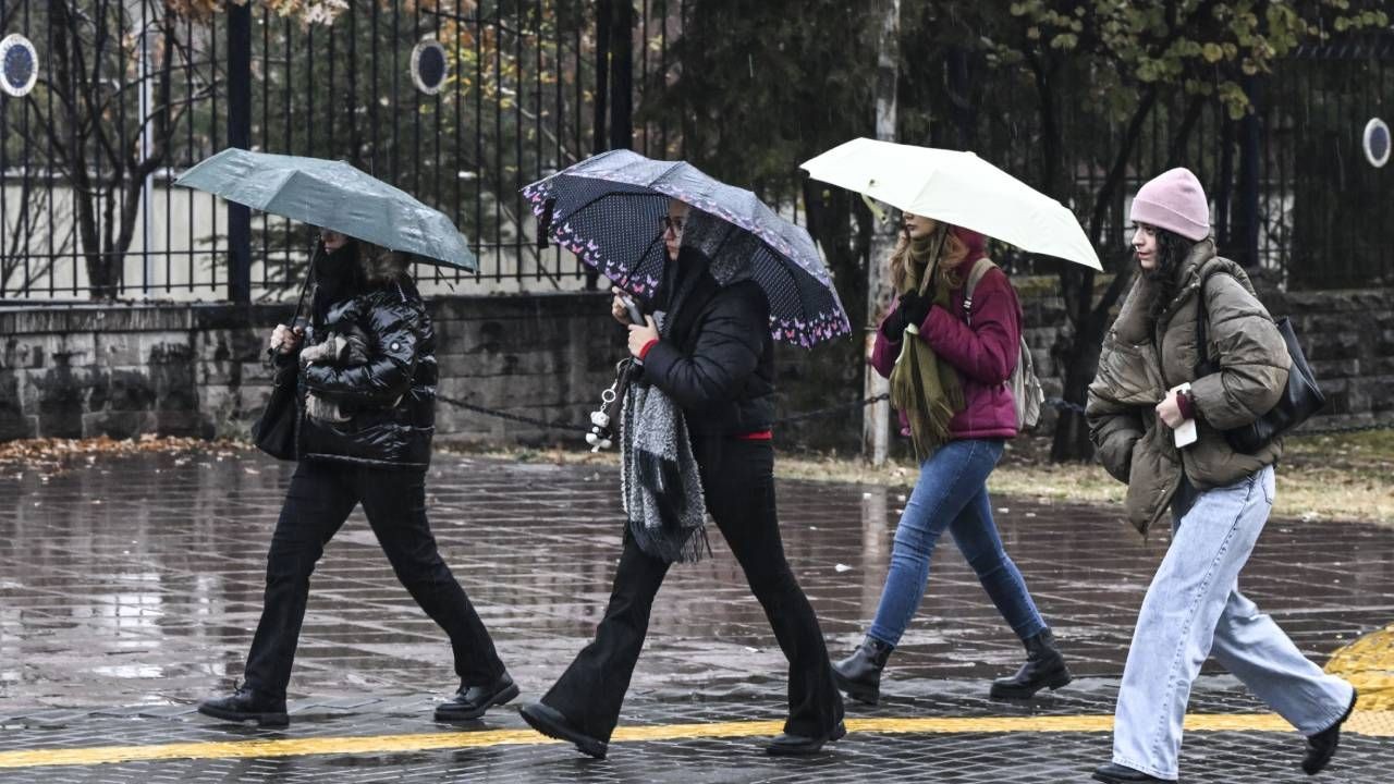 Meteoroloji'den 3 ile sarı kodlu uyarı: Kuvvetli sağanak yağış etkili olacak (7 Aralık hava durumu) - Sayfa 1
