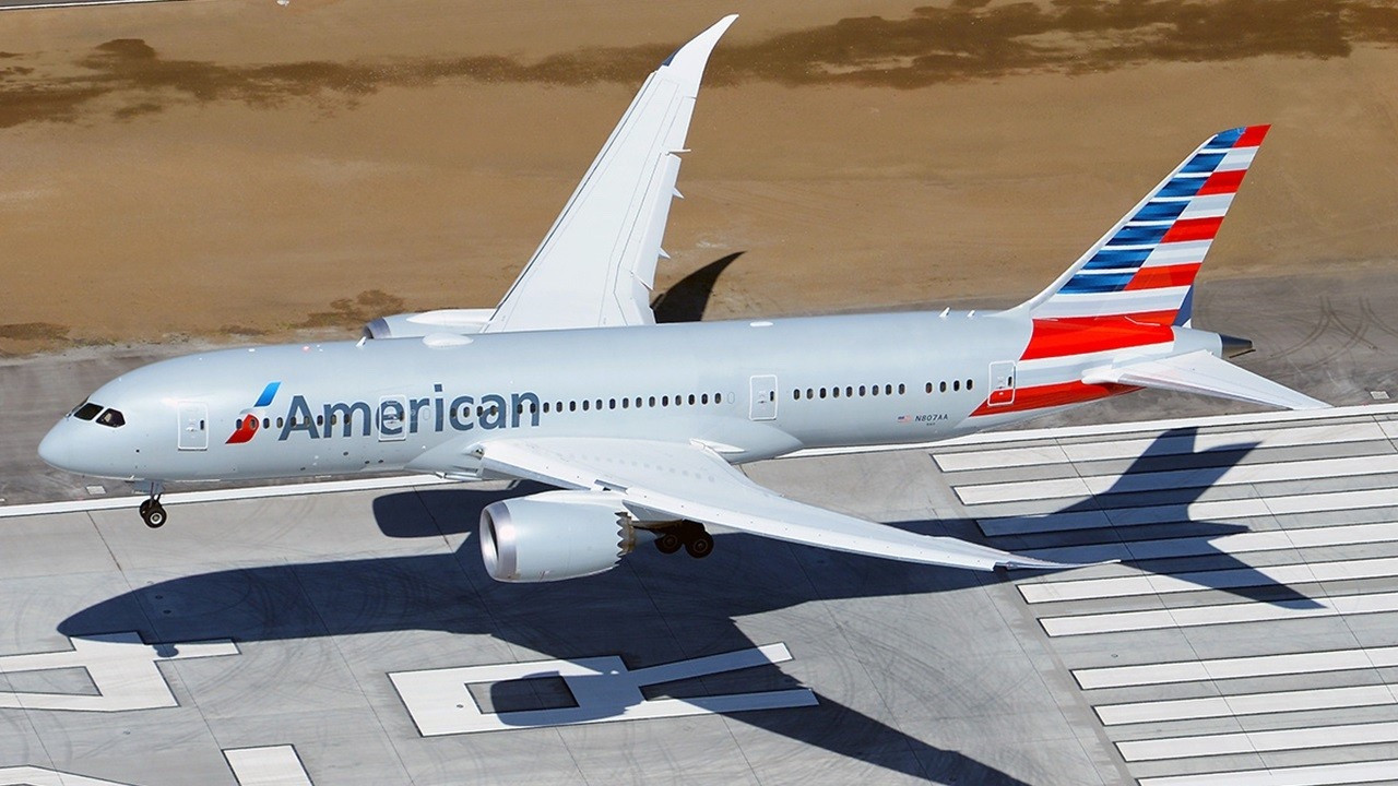 American Airlines teknik sorun nedeniyle uçuşları bir süre durdurdu