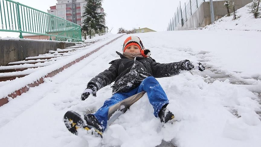 13 Şubat perşembe (yarın) okullar tatil mi? Valilikler peş peşe duyurdu: İşte kar tatili olan iller - Sayfa 1