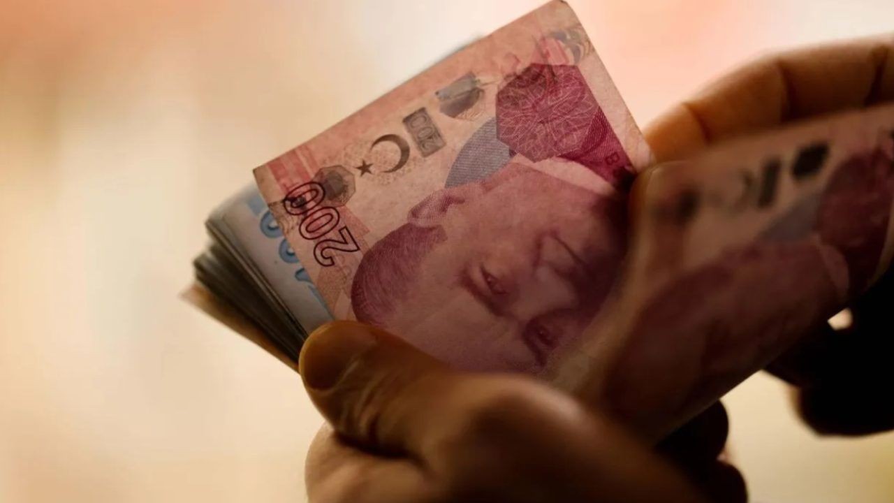 Emekli bayram ikramiyesi ne kadar olacak? Emekli promosyonu 40 bin TL olur mu? SGK uzmanı yanıtladı - Sayfa 1