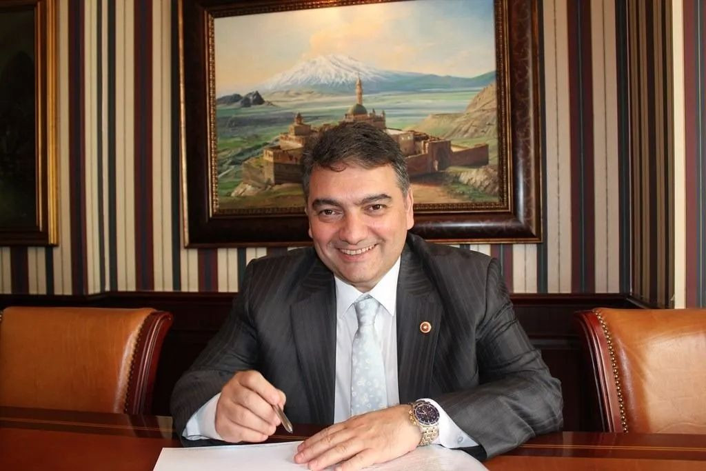 Yeni yönetimde kimler var? Değişim yüzde 52’yi geçti! İşte AK Parti'nin MKYK'sında yer alan 75 isim - Sayfa 4