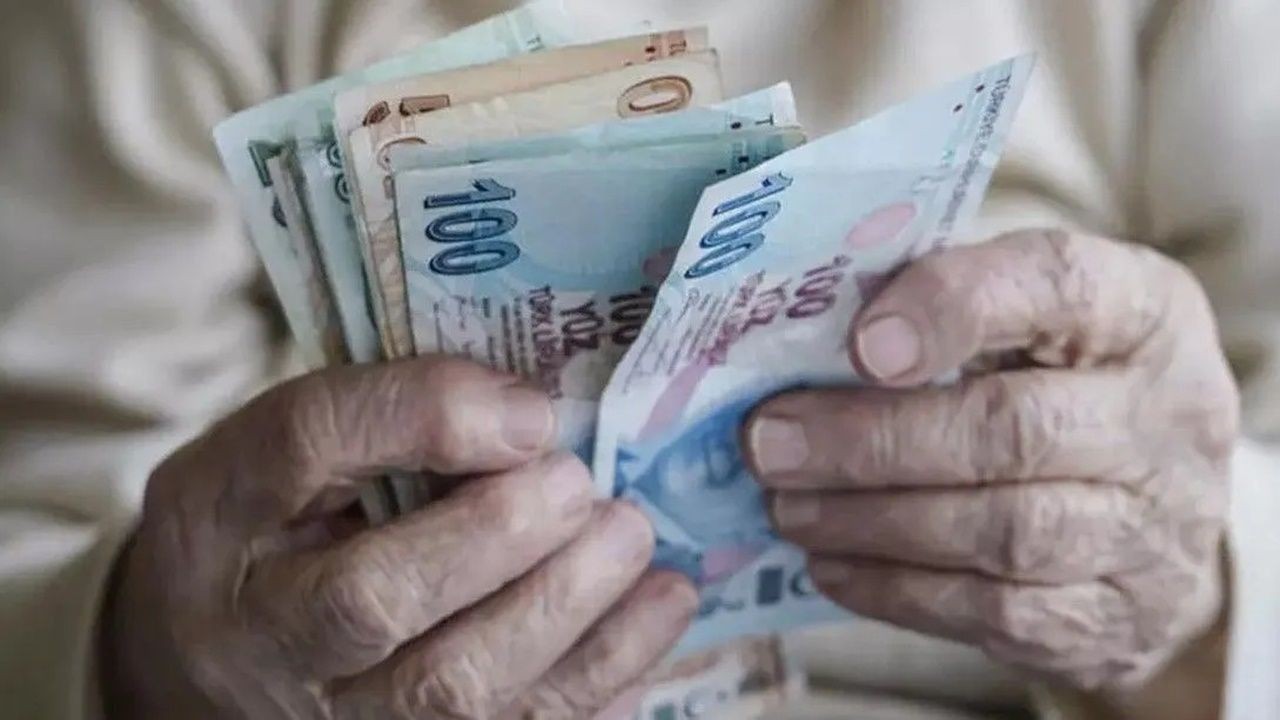 Emeklilik yaşı bazı kişiler için 65’e yükseldi! Peki kimleri etkiliyor? Uzman isim tek tek hesapladı - Sayfa 1