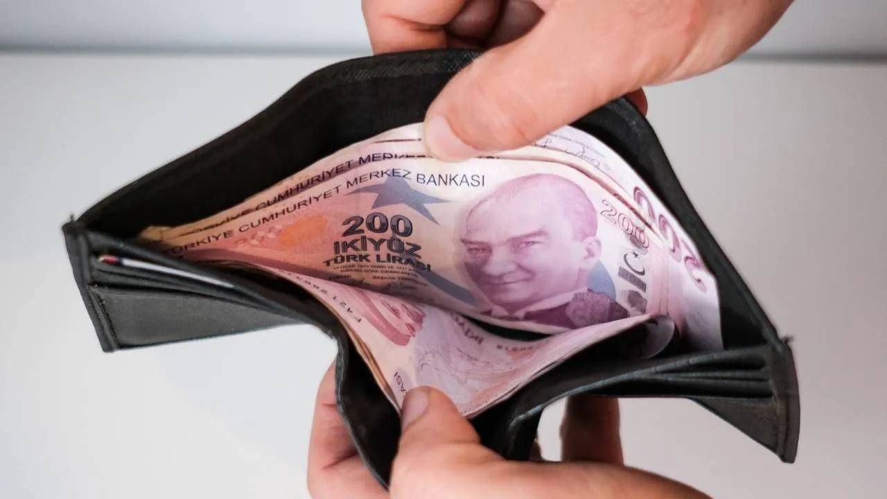 Milyonları ilgilendiriyor: 3 aylık enflasyon emekli ve memurun maaşına nasıl yansıyacak? - Sayfa 2