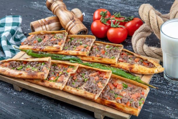 Ev yapımı kuşbaşılı pideyle ailenize unutulmaz bir lezzet şöleni yaşatın! İşte kuşbaşılı pide tarifi - Sayfa 1