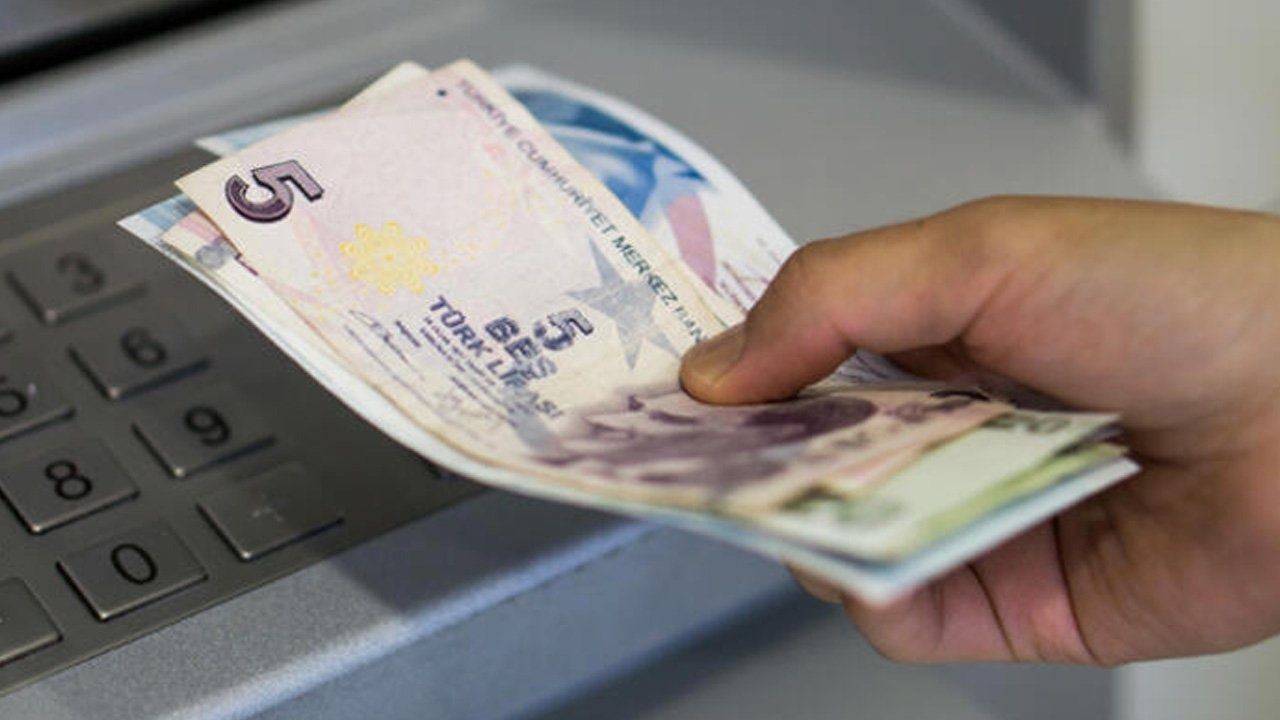 ATM'lerde para çekme limitleri değişti! İşte bankaların güncel günlük para çekme limitleri... - Sayfa 1