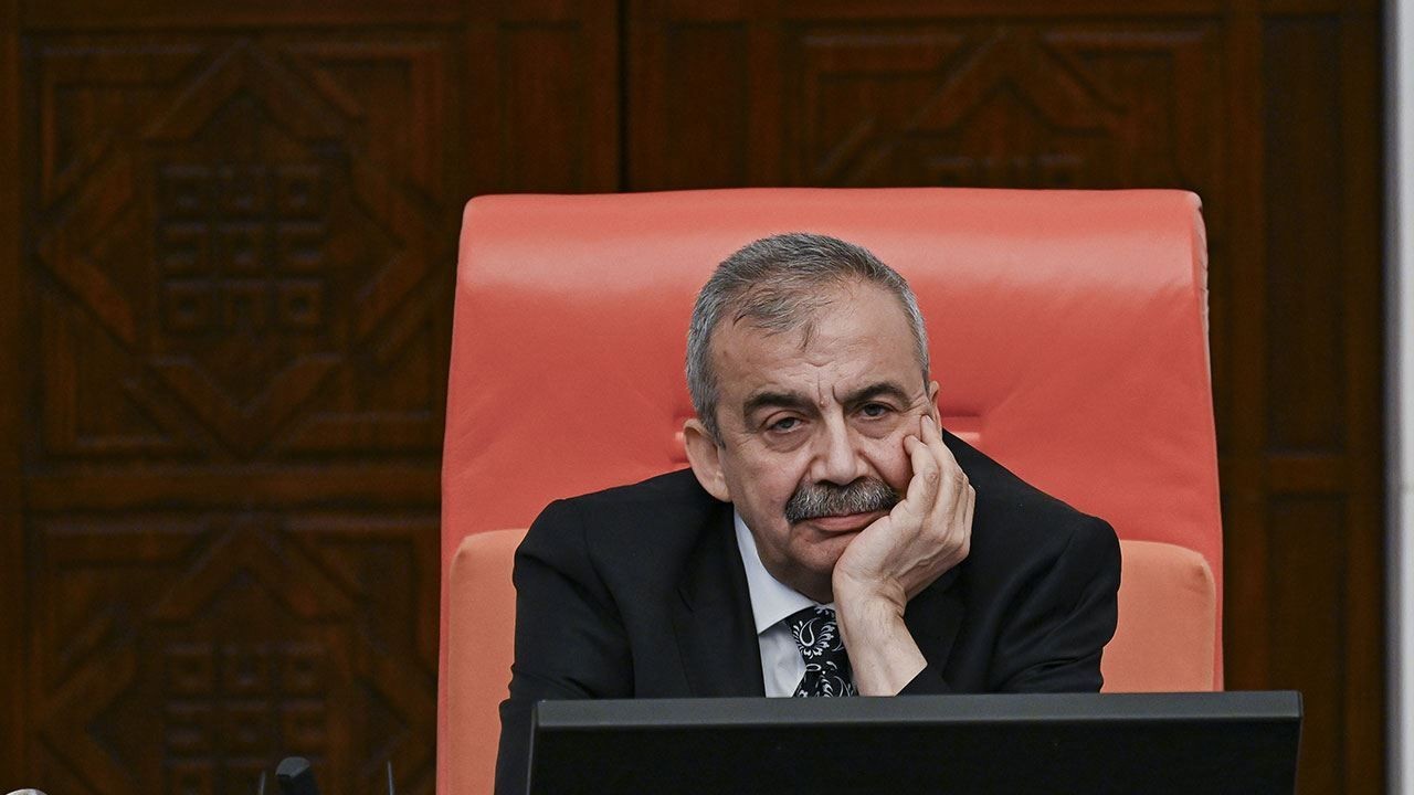 Sırrı Süreyya Önder son durumu nedir, sağlık durumu nasıl, kalp krizi mi geçirdi, kaç yaşında? - Sayfa 1