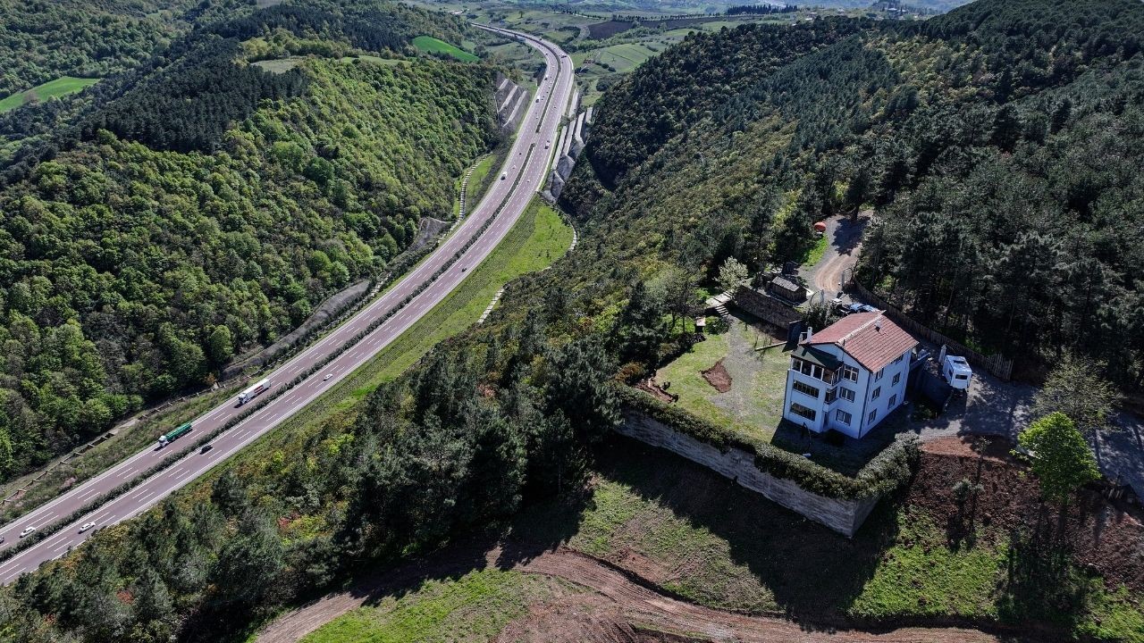 Ünlü ‘Yalnız ev’ satışa çıktı! Issızlığın ve dağın zirvesindeki villa yeni sahibini bekliyor - Sayfa 1