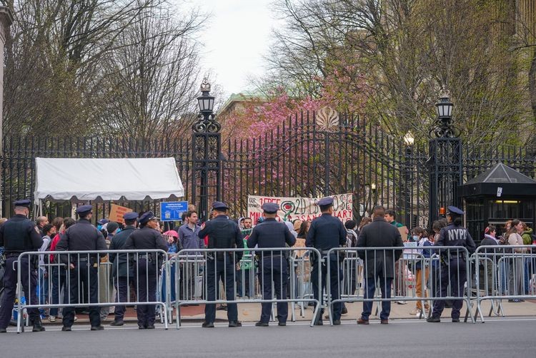 New York'ta Filistinli aktivistler Mahdawi ve Halil'in serbest bırakılması için gösteri düzenlendi - Sayfa 3
